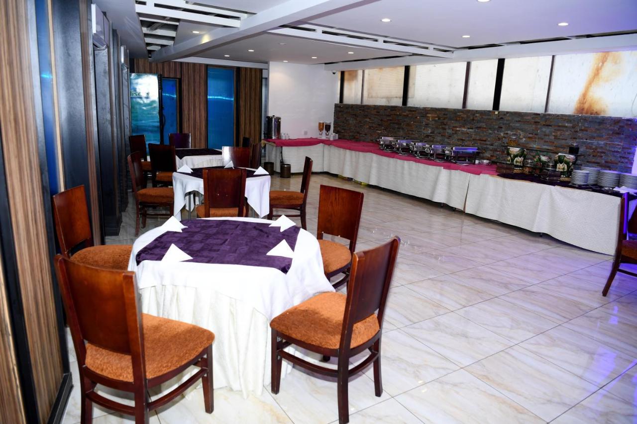 Continental Suite Salmiya Exteriör bild