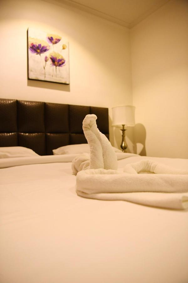 Continental Suite Salmiya Exteriör bild